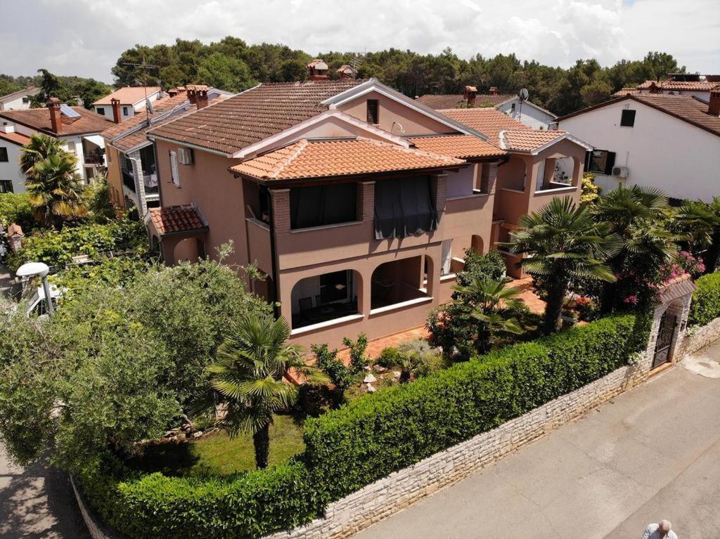 Apartments Sven-Marino Porec Esterno foto