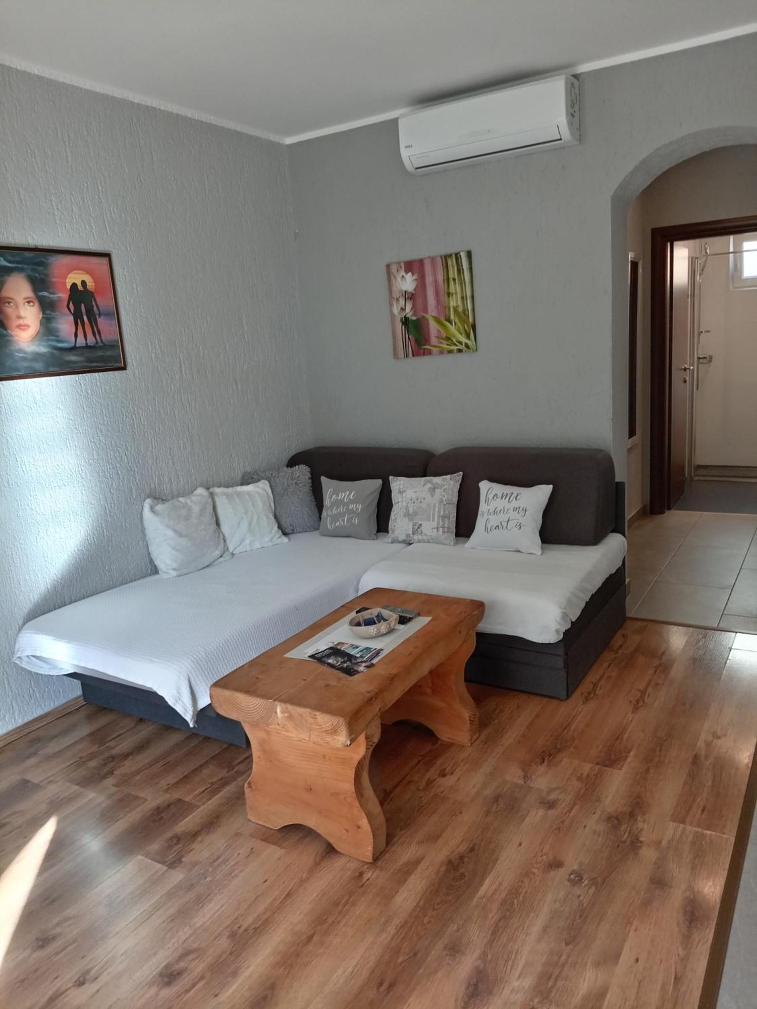 Apartments Sven-Marino Porec Esterno foto