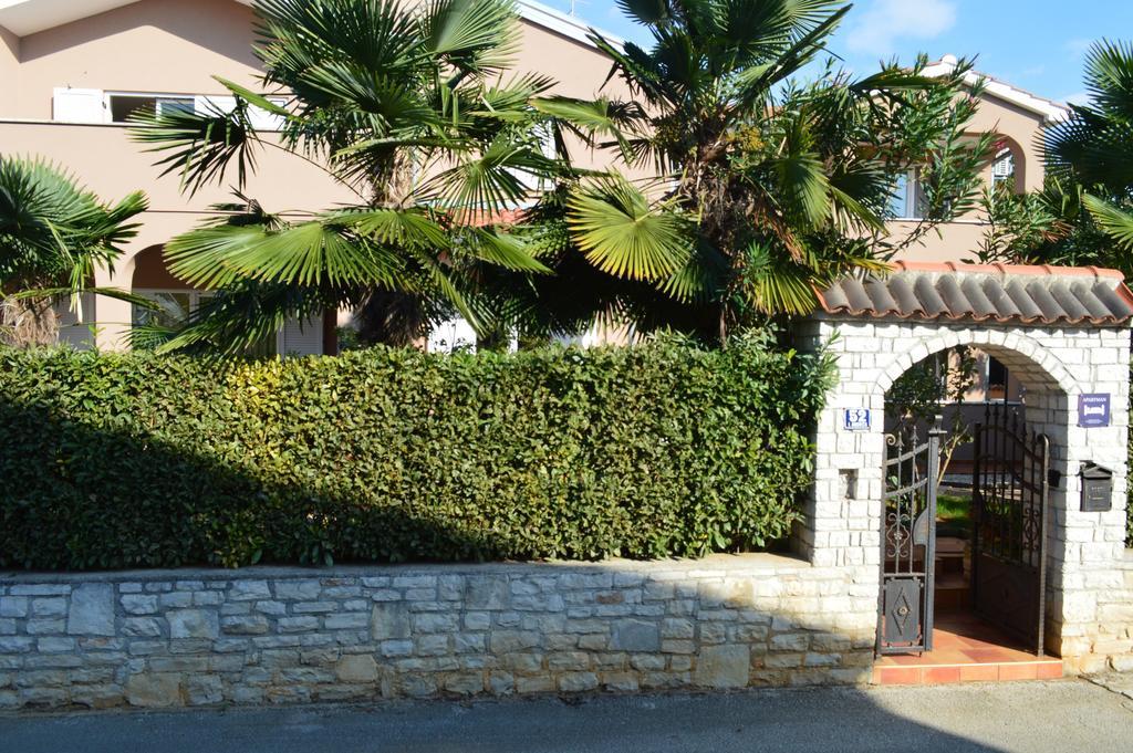 Apartments Sven-Marino Porec Esterno foto