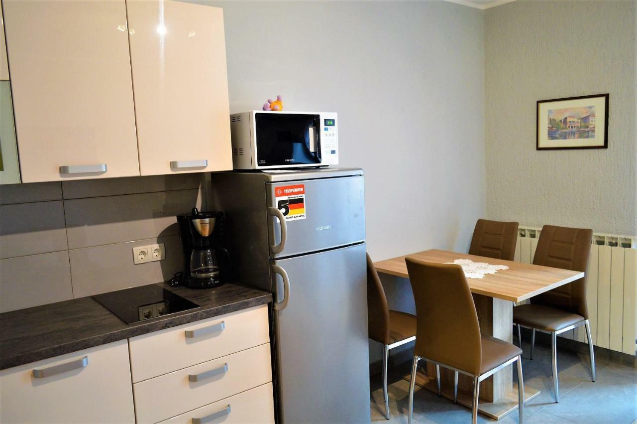Apartments Sven-Marino Porec Esterno foto