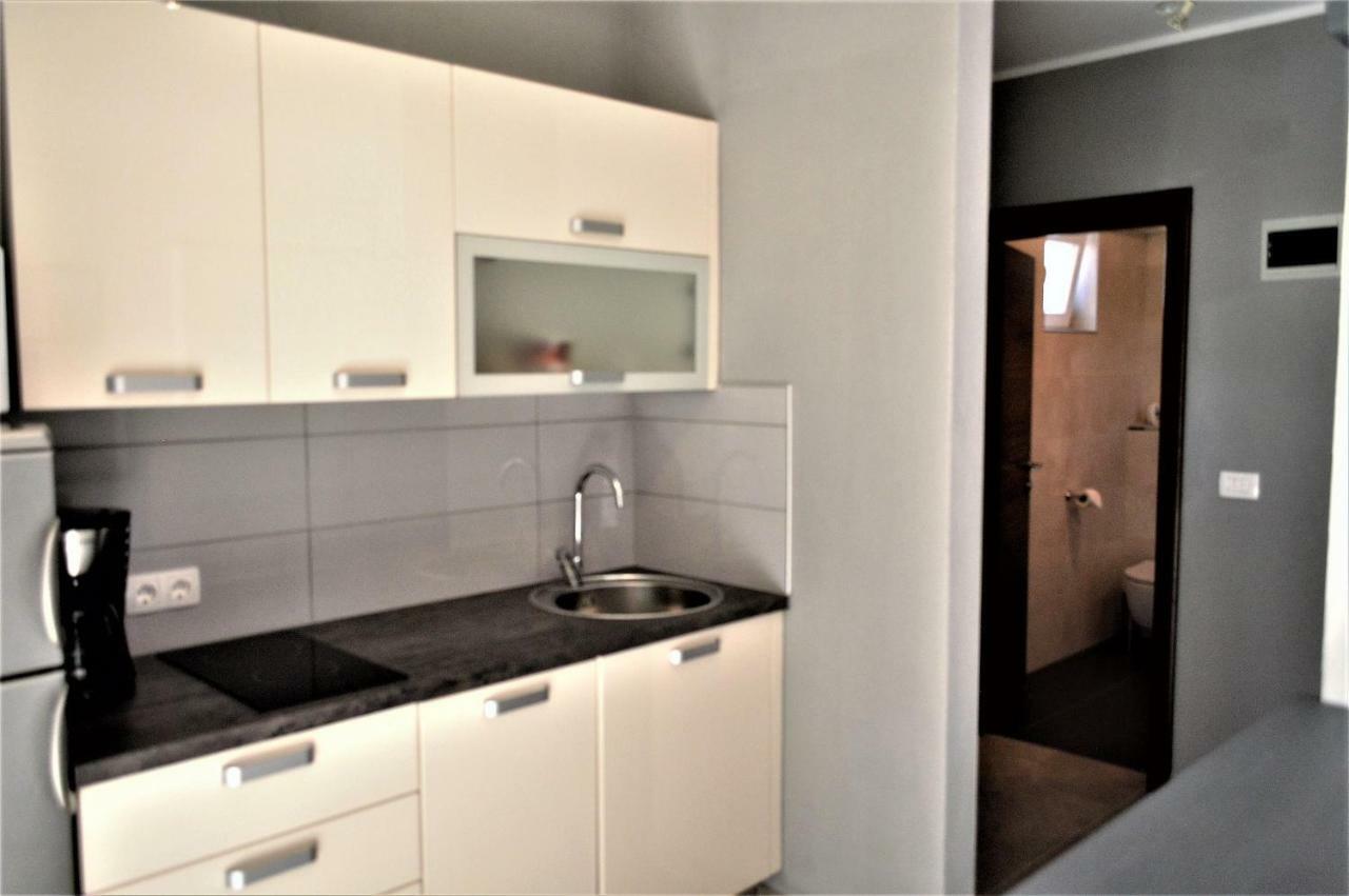 Apartments Sven-Marino Porec Esterno foto