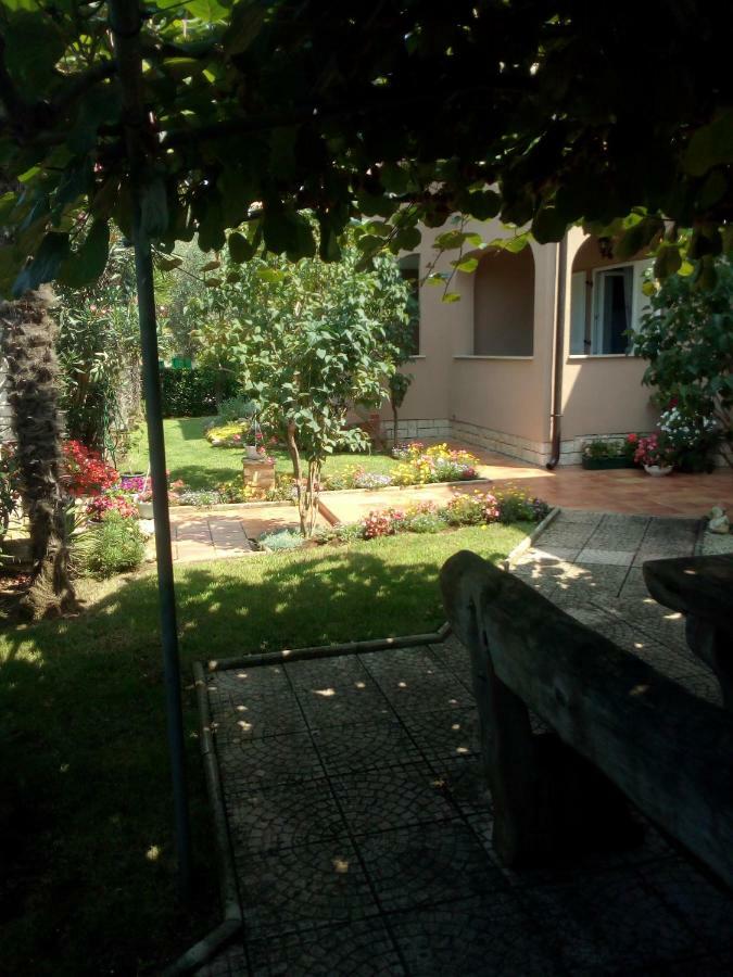Apartments Sven-Marino Porec Esterno foto