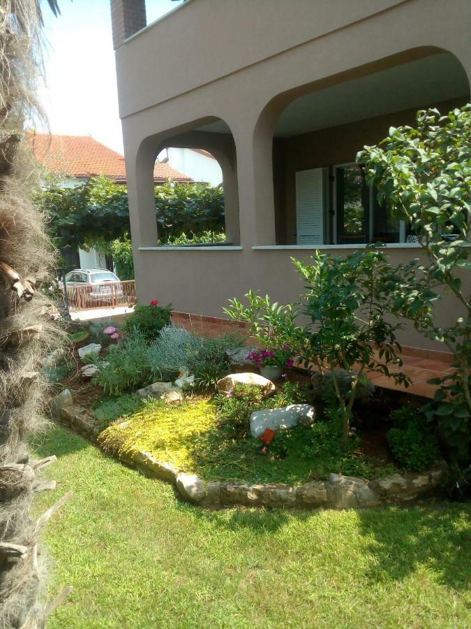 Apartments Sven-Marino Porec Esterno foto